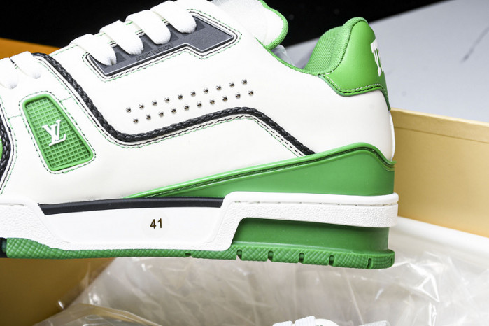 L1VV TRAINER