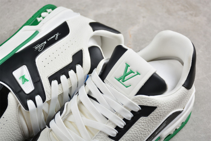 L1VV TRAINER