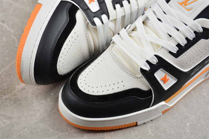 L1VV TRAINER