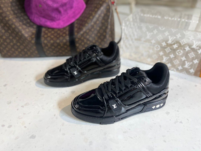 L1VV TRAINER