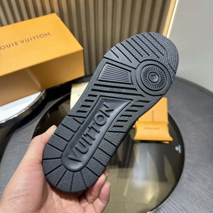 L1VV TRAINER