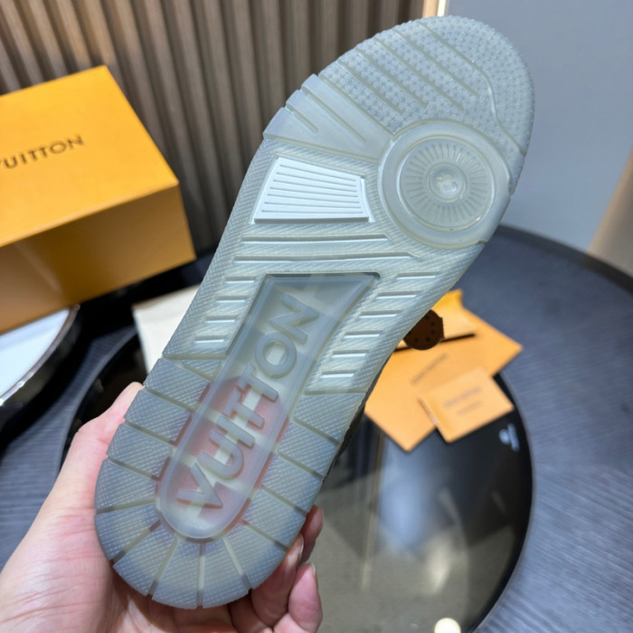 L1VV TRAINER