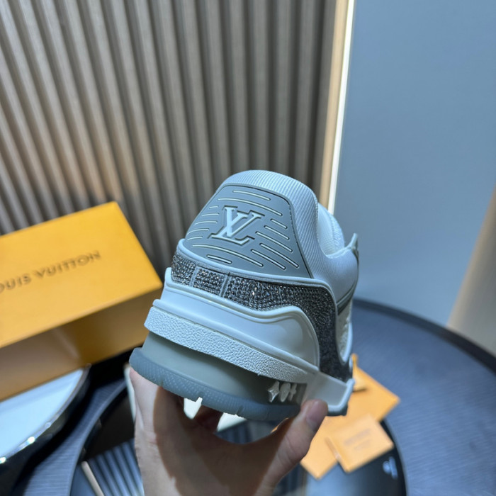 L1VV TRAINER