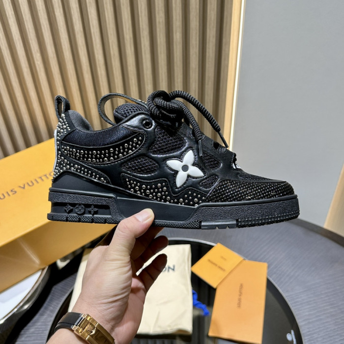 L1VV TRAINER
