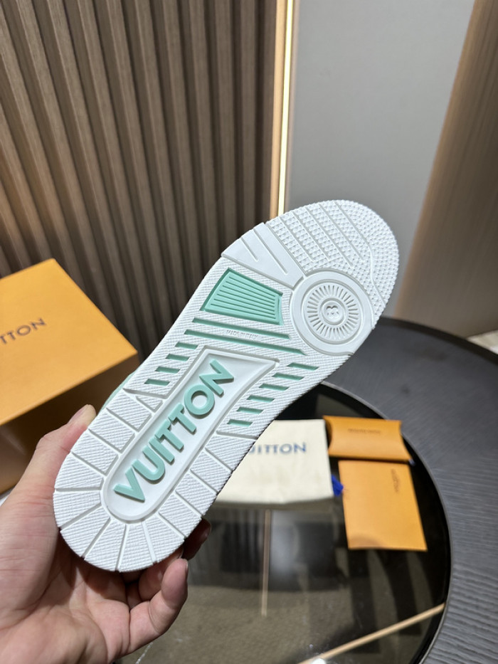 L1VV TRAINER
