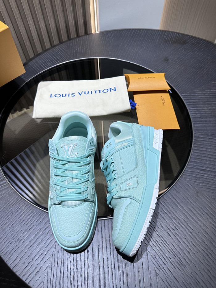L1VV TRAINER