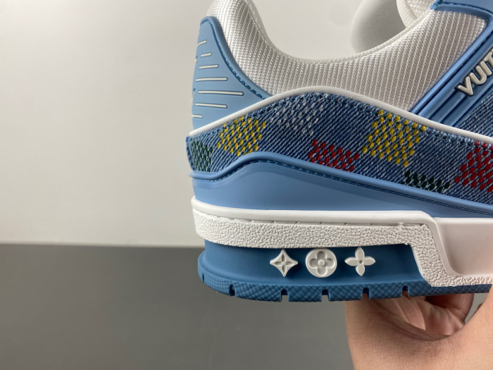 L1VV TRAINER
