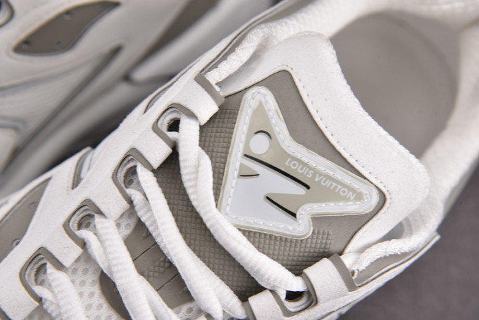 L1VV Sneakers