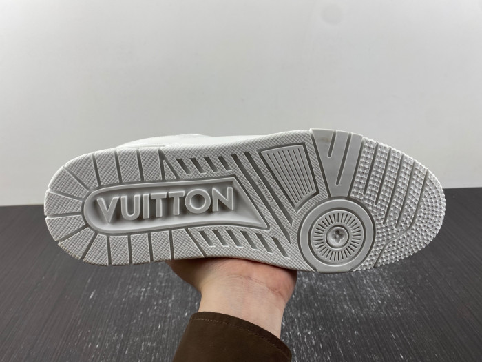 L1VV TRAINER