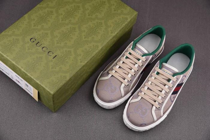 GU LOW TOP SNEAKER