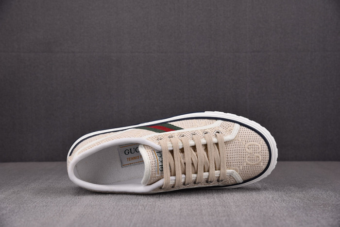 GU LOW TOP SNEAKER