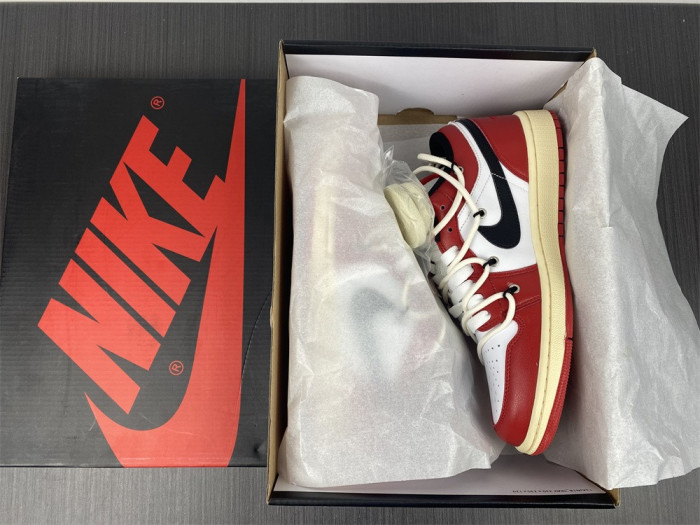 Air Jordan 1 Low Chicago 553558-118
