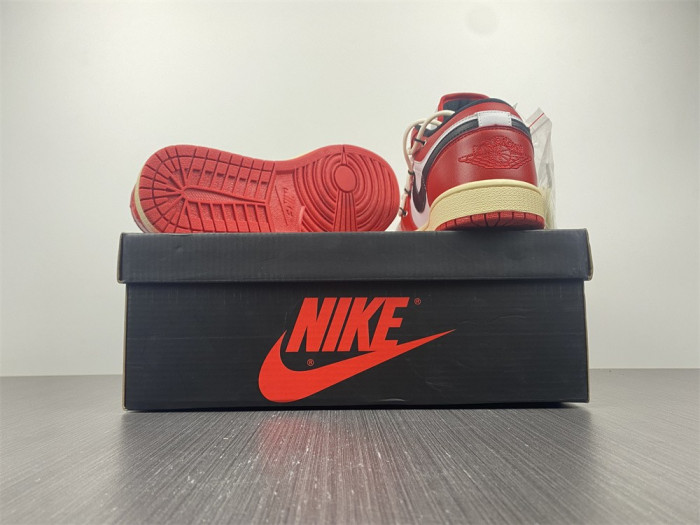 Air Jordan 1 Low Chicago 553558-118