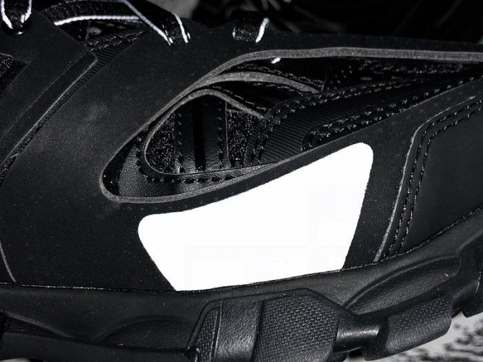 Balen Track Sneakers MAILLE LIGHTED SOLE BLACK 555036 W1GB1 1000