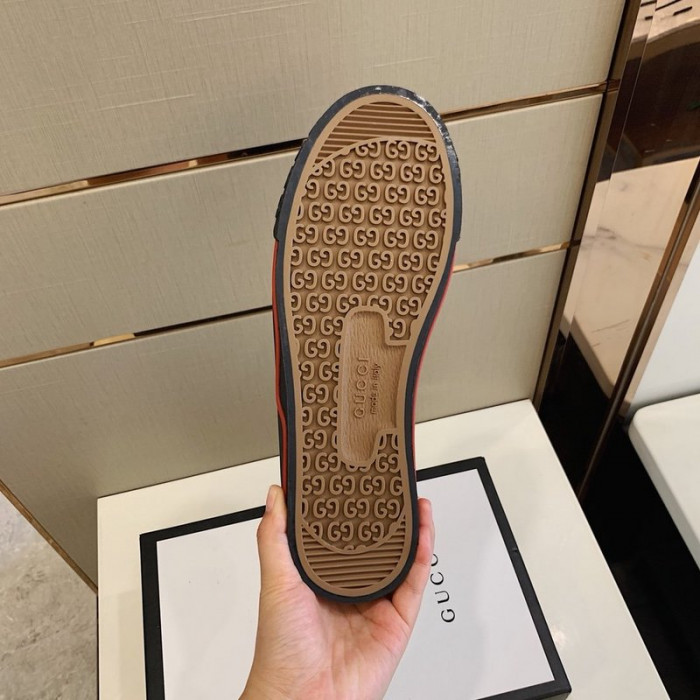 GU HIGH TOP SNEAKER