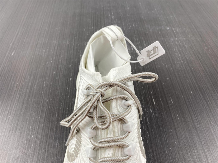 GU RUN SNEAKER
