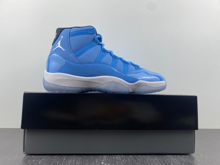 Air Jordan Ultimate Gift of Flight 717602-900