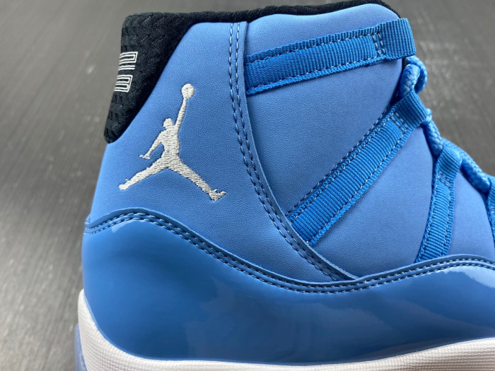 Air Jordan Ultimate Gift of Flight 717602-900