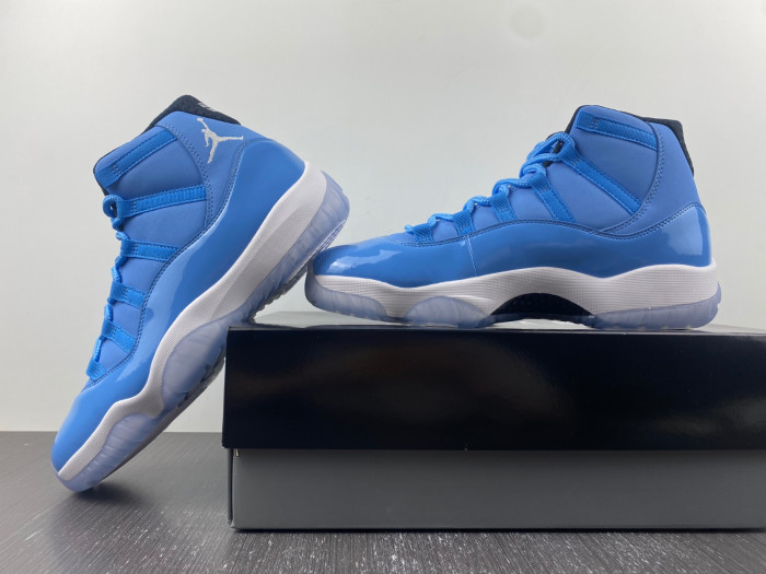 Air Jordan Ultimate Gift of Flight 717602-900