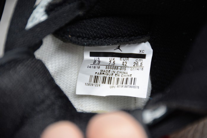 Air Jordan 1 Retro High Sports Illustrated (A Star Is Born) 555088-015