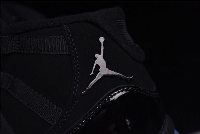 Air Jordan 11 “Cap and Gown” black  378037-005
