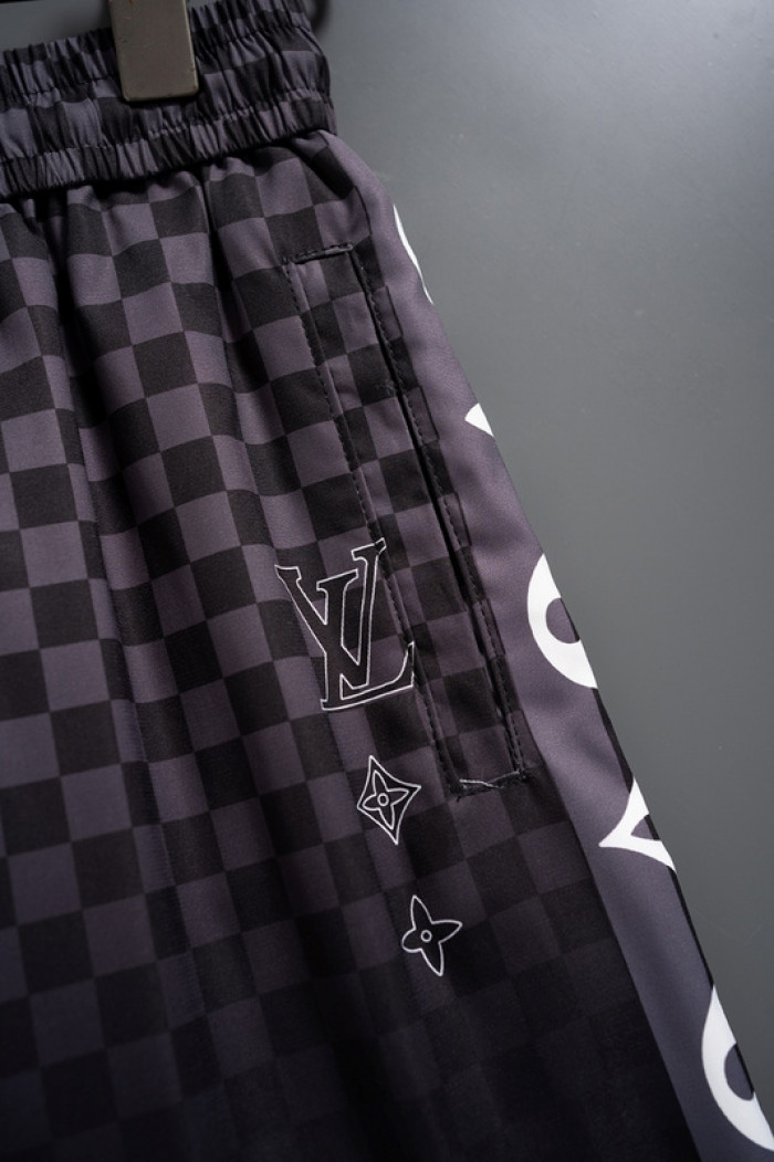 L1vv Short