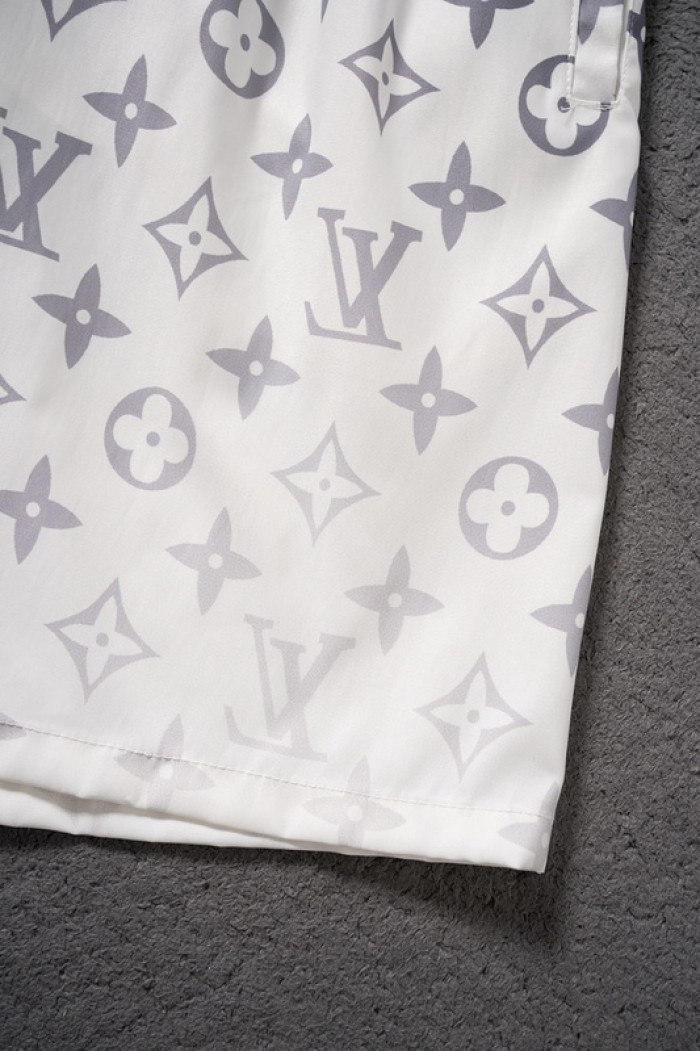 L1vv Short