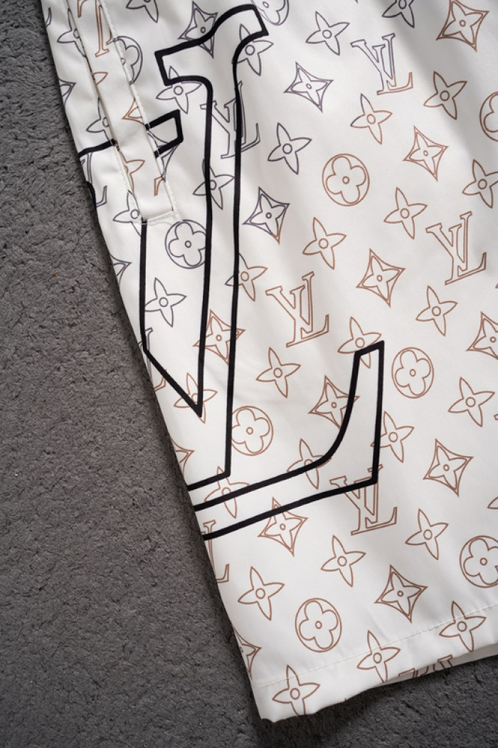 L1vv Short