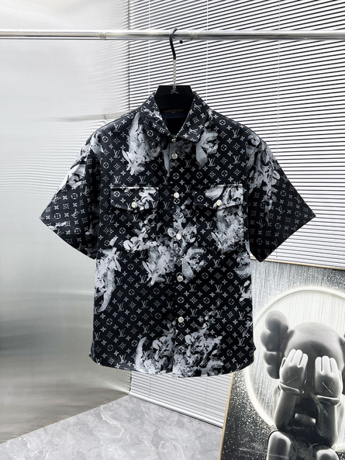 L1VV Suits