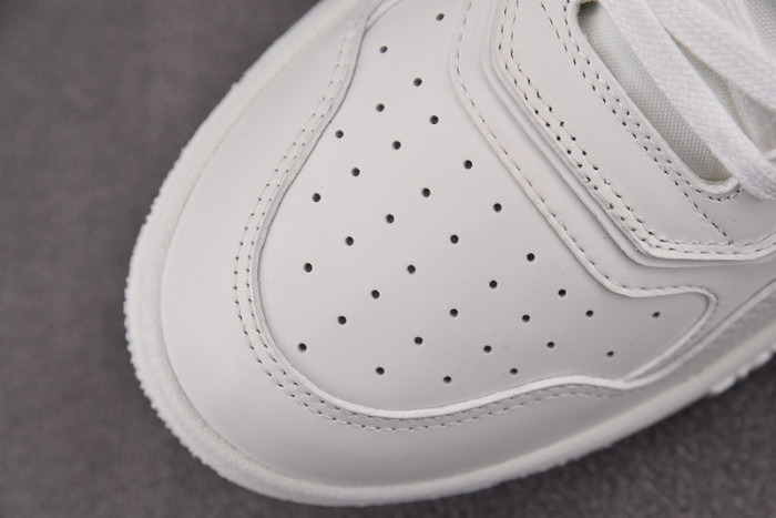 B27 SNEAKER