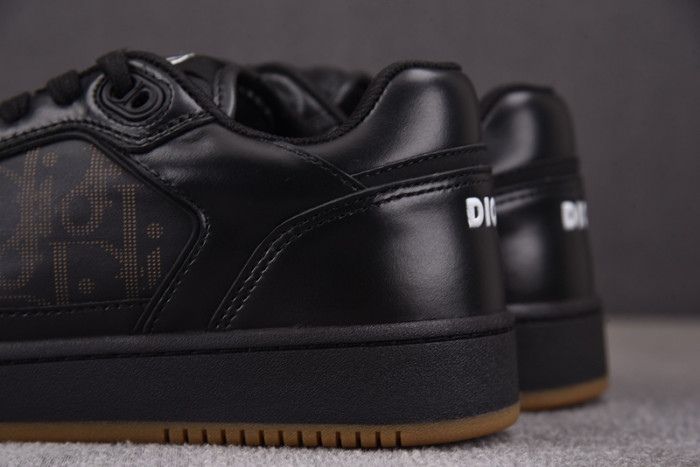 B27 SNEAKER
