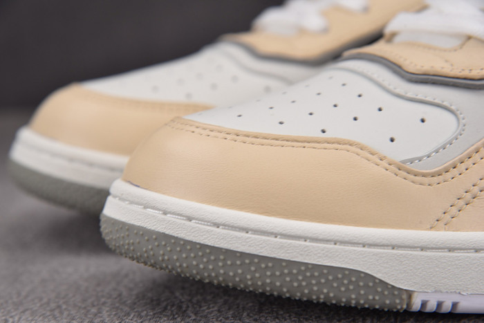 B27 SNEAKER