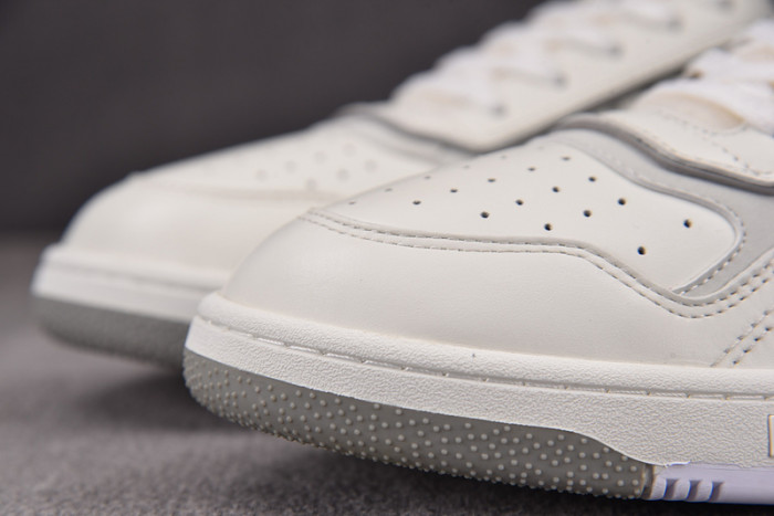B27 SNEAKER