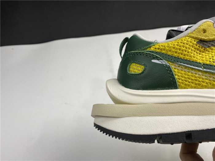 Nike Vaporwaffle sacai Tour Yellow Stadium Green CV1363-700