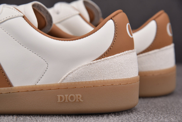 D1OR B01 Sneakers