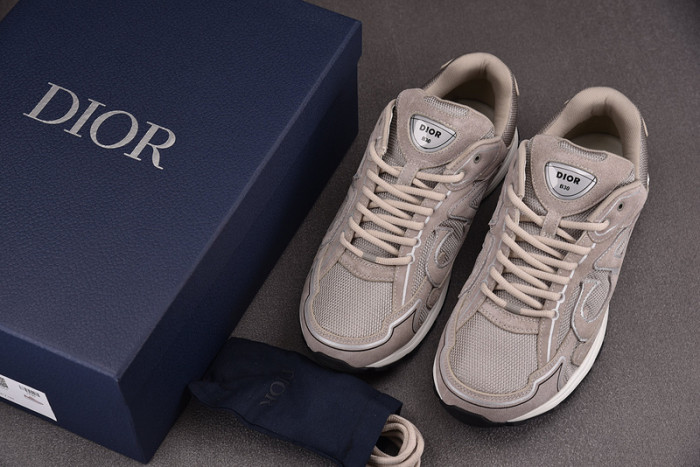 D1or B30 Sneakers