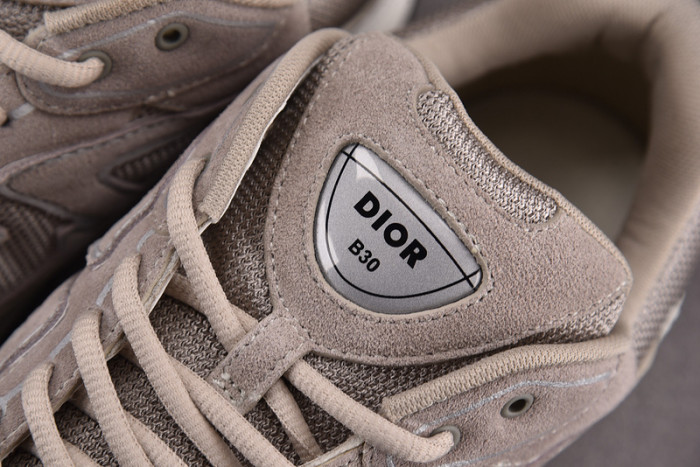 D1or B30 Sneakers