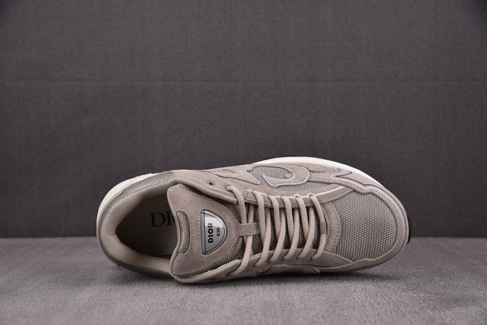 D1or B30 Sneakers