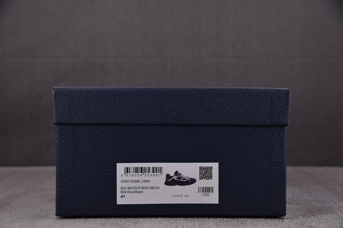 D1or B30 Sneakers