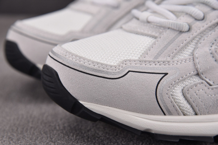 D1or B30 Sneakers