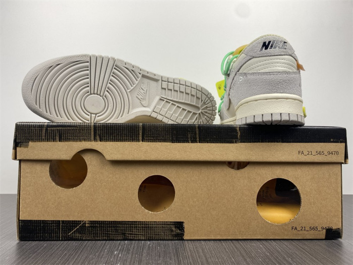 OF X Nike Dunk Low Lot 14 of 50 DJ0950-106