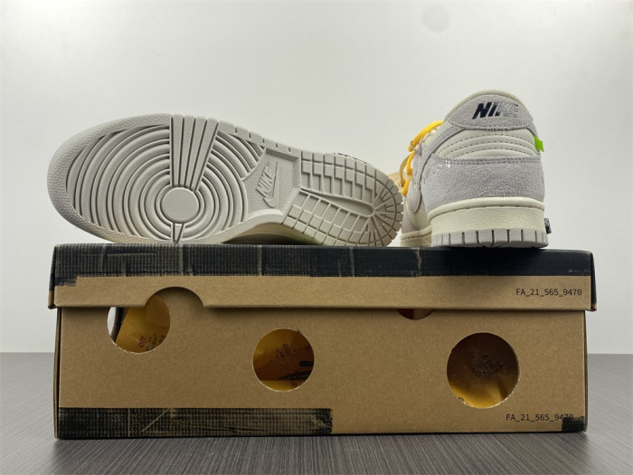 OF X Nike Dunk Low Lot 39 of 50 DJ0950-109