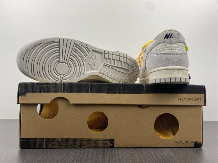 OF X Nike Dunk Low Lot 39 of 50 DJ0950-109