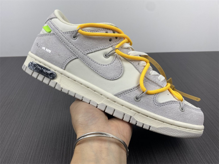 OF X Nike Dunk Low Lot 39 of 50 DJ0950-109