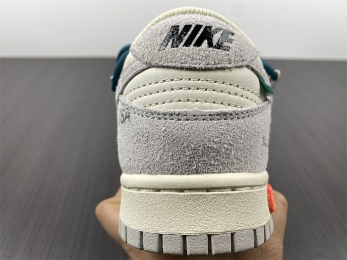 OF X Nike Dunk Low Lot 16 of 50 DJ0950-111