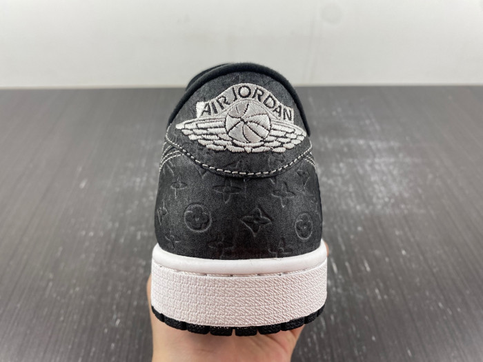 Travis Scott x Air Jordan 1 Low DL2211-001