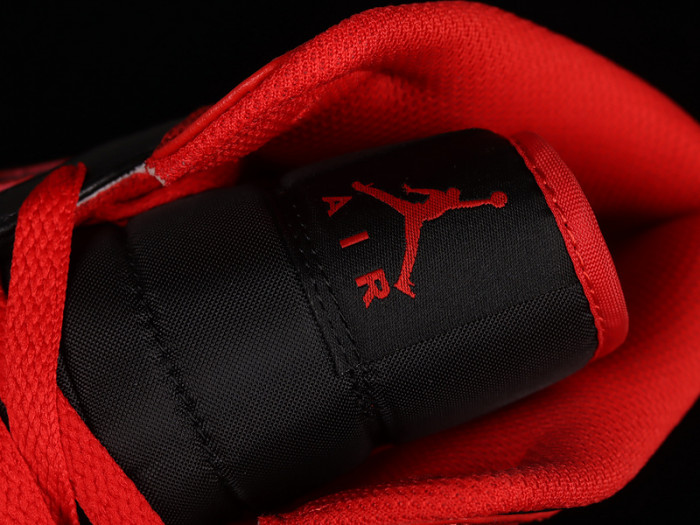 Air Jordan 1 Mid Alternate Bred (2022) DQ8426-060