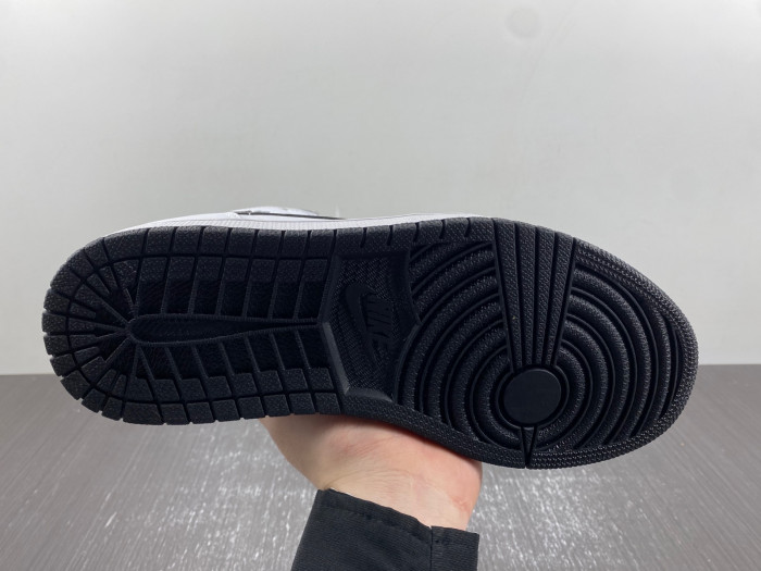 Air Jordan 1 Mid Reverse Panda DQ8426-132