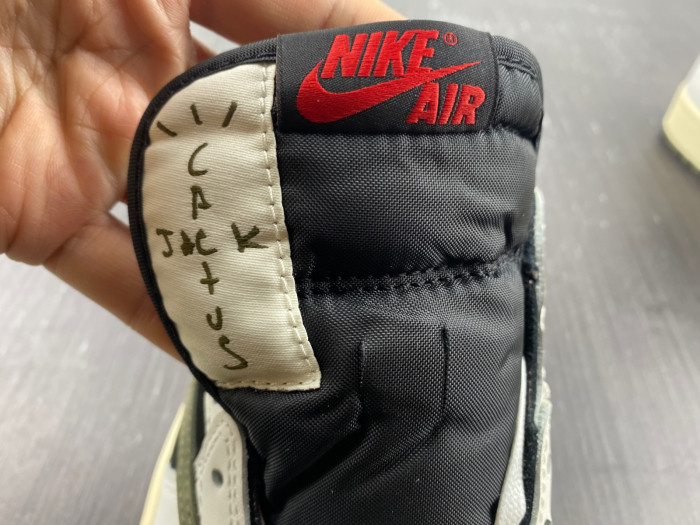 Travis Scott x Air Jordan 1 Low OG “Olive”  DZ4137-106