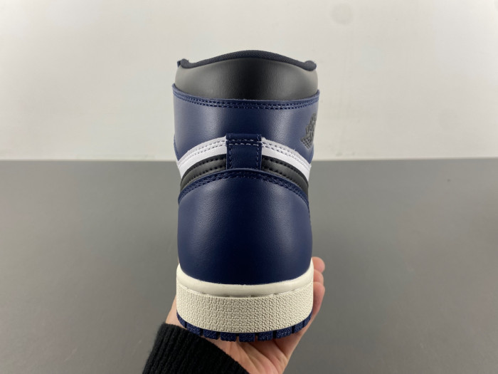 Air Jordan 1 High OG “Midnight Navy” DZ5485-401
